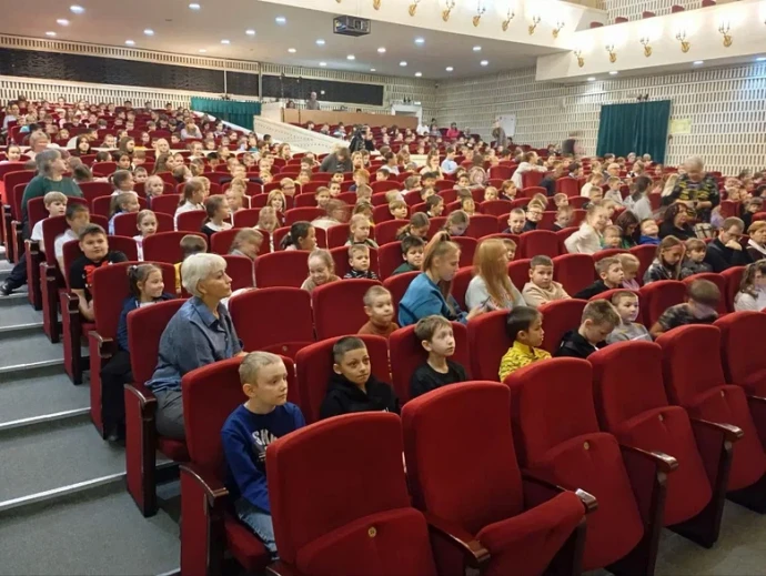 Жители Сибири познакомились с творчеством Горловского театра кукол Жители Сибири познакомились с творчеством Горловского театра кукол