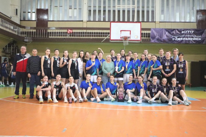 Чемпионат Бурятии выиграли забайкальские баскетболистки
