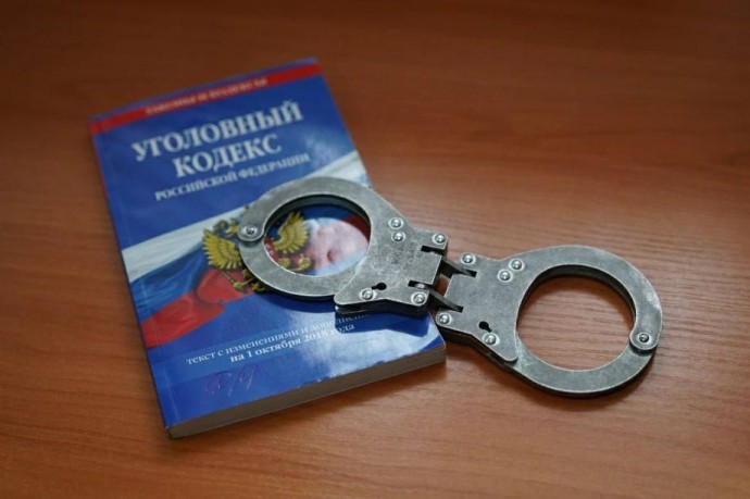 Кидали в пенсионерку камни: уссурийских хулиганок ждет суд Кидали в пенсионерку камни: уссурийских хулиганок ждет суд