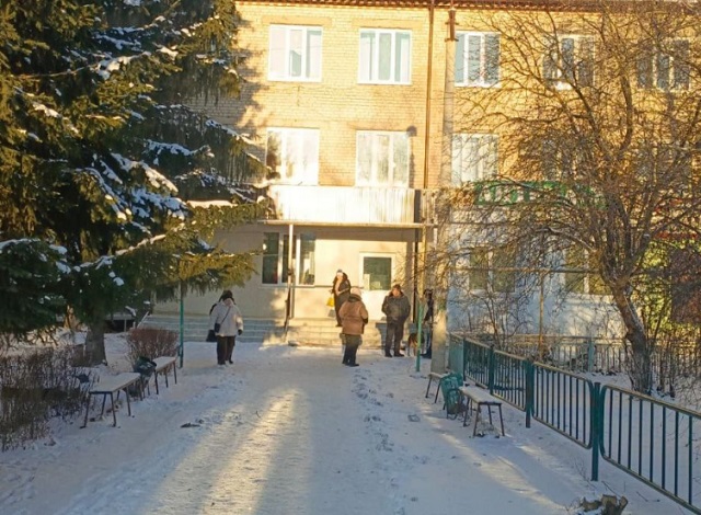 В Зубовой Поляне партийцы осмотрели здание районной больницы после проведенного капремонта