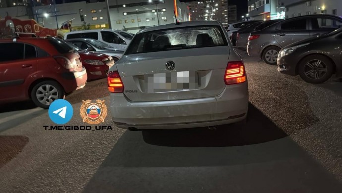 В Уфе ребенок попал под колеса автомобиля во дворе дома