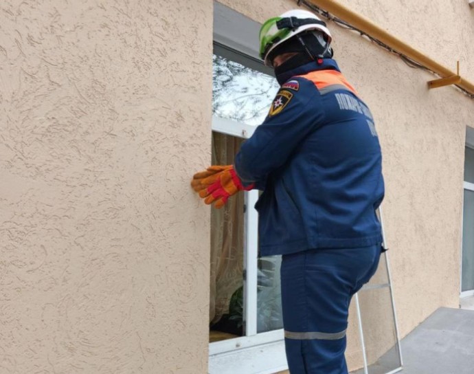 Пензенцы пожаловались на трупный запах из квартиры на улице Локомотивной