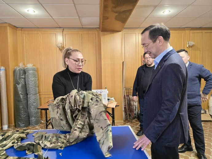 Айсен Николаев ознакомился с работой якутских волонтёров в санатории «Бэс Чагда»