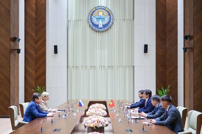 Ольга Любимова встретилась с Председателем Кабинета министров Кыргызской Республики и его заместителем Ольга Любимова встретилась с Председателем Кабинета министров Кыргызской Республики и его заместителем