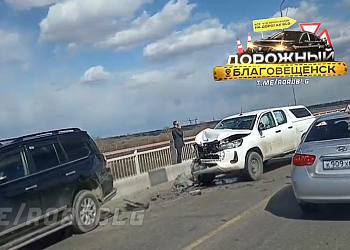 В Благовещенске в жестком ДТП на Магистральной пострадал водитель
