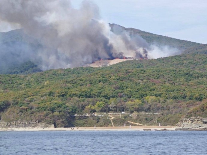 Официально: горящая главная свалка города воздух во Владивостоке не испортила