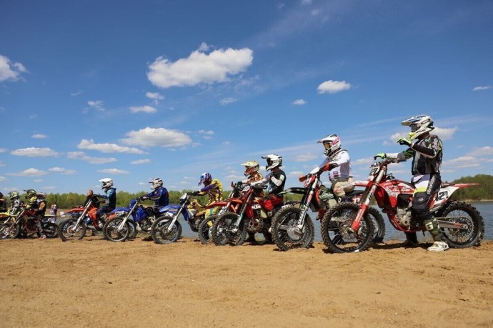 На острове Русский в Серпухове пройдут соревнования по мотокроссу и кантрикроссу на Кубок «Красные Крылья» На острове Русский в Серпухове пройдут соревнования по мотокроссу и кантрикроссу на Кубок «Красные Крылья»