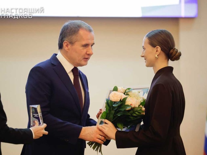 Ещё 60 белгородских студентов колледжей и вузов стали стипендиатами губернатора Ещё 60 белгородских студентов колледжей и вузов стали стипендиатами губернатора