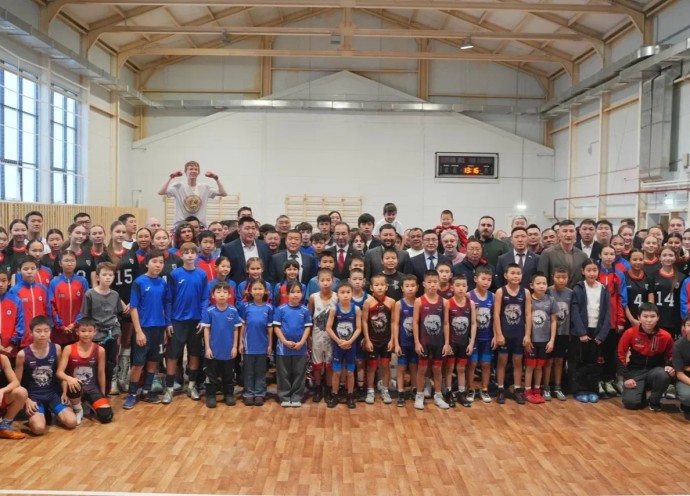 Многофункциональный спортивный зал открыли в Якутске