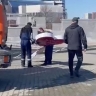 В российском городе фигуры SHAMAN и Мизулиной приняли за мусор и выбросили