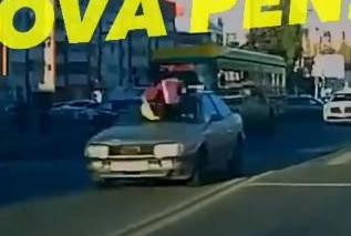 На улице Суворова в Пензе на пешеходном переходе сбили человека. ВИДЕО