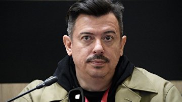 Дизайнер оспорил в суде регистрацию на иностранную фирму знака Denis Simachëv