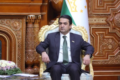 Эмомали: Таджикистан высоко ценит вклад РФ в образование на территории страны