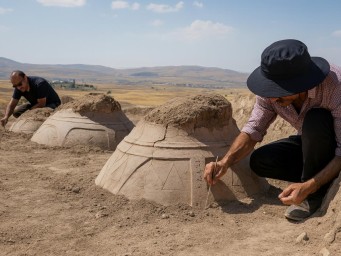 Холодильник античности: археологи нашли в Турции склад еды возрастом 2600 лет