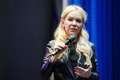 Мизулина заявила об усталости от переодетых в платья мужиков