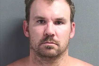 Парамедик стал домогаться пациентки в машине скорой помощи и записал это на видео