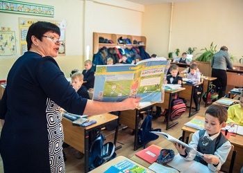 Программа «Земский учитель» продлится в Приамурье до конца до 2030 года
