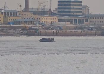 Между Хэйхэ и Благовещенском 3 декабря приостановили движение судов на воздушной подушке