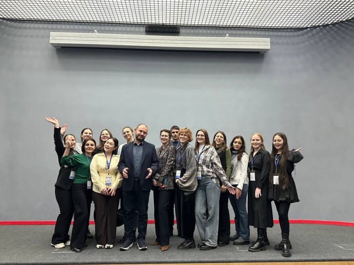 Участники молодежной школы послов при Библиотеке иностранной литературы представили культурное наследие своих стран и регионов