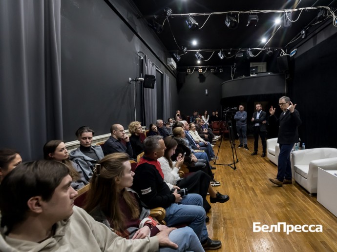 Труппа белгородского драмтеатра встретилась с ректором ГИТИСа Григорием Заславским