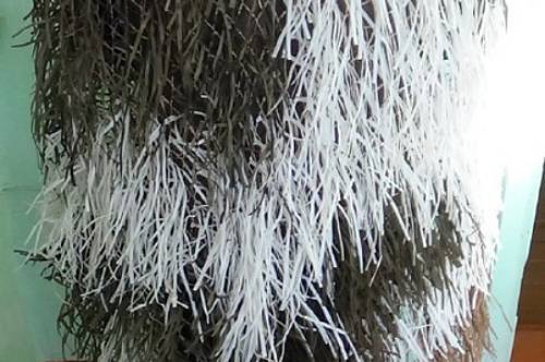 В Приамурье осужденные изготавливают маскировочные сети, браслеты выживания для бойцов СВО