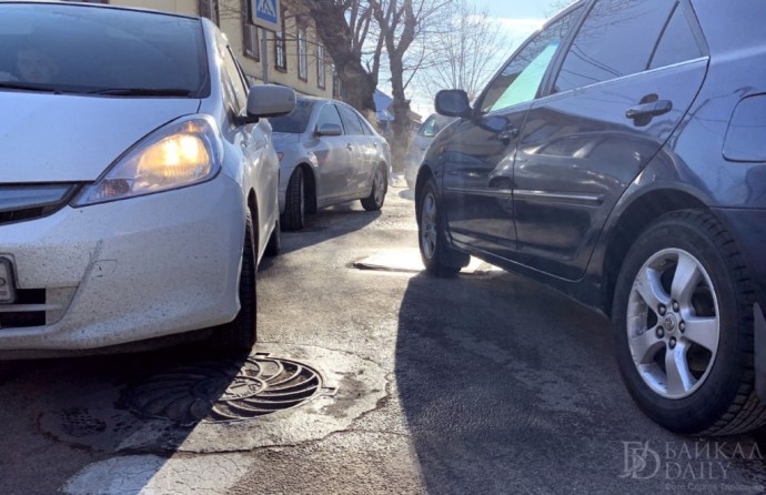 В Улан-Удэ заметили подозрительную охотницу за чужими машинами