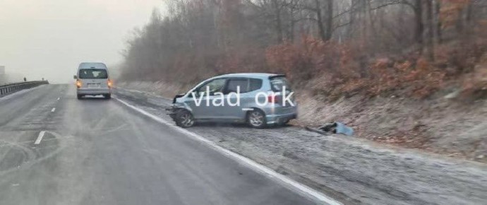 Под Уссурийском водитель улетел в кювет на автомобиле