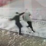 В Подмосковье мужчина напал на иностранца с ножом и попал на видео