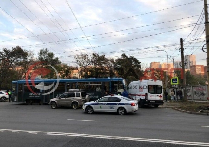 Скорая помощь протаранила трамвай во Владивостоке