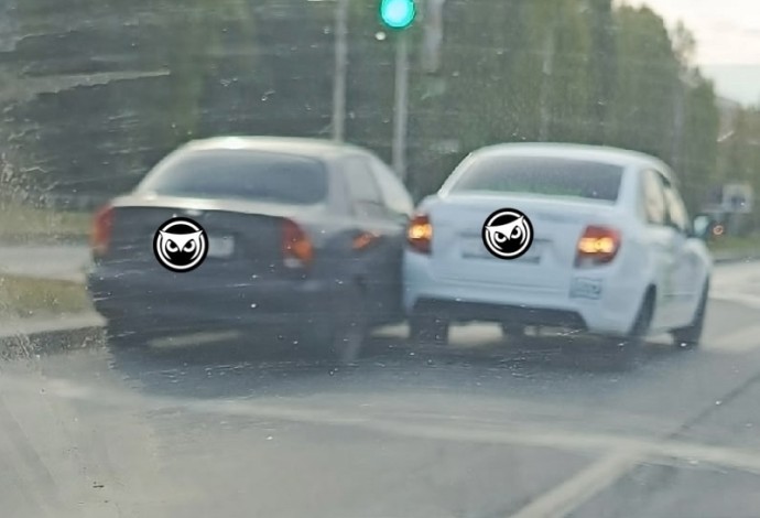 В Пензе образовалась огромная пробка из-за ДТП с учебным авто на Арбековском путепроводе