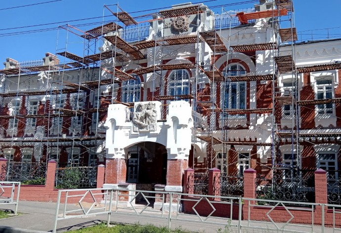 Ремонт Вятской гуманитарной гимназии завершится 20 августа