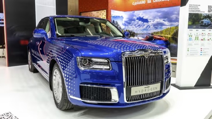 НАМИ привёз в Беларусь работающий на водородных топливных элементах премиальный автомобиль Aurus Senat НАМИ привёз в Беларусь работающий на водородных топливных элементах премиальный автомобиль Aurus Senat