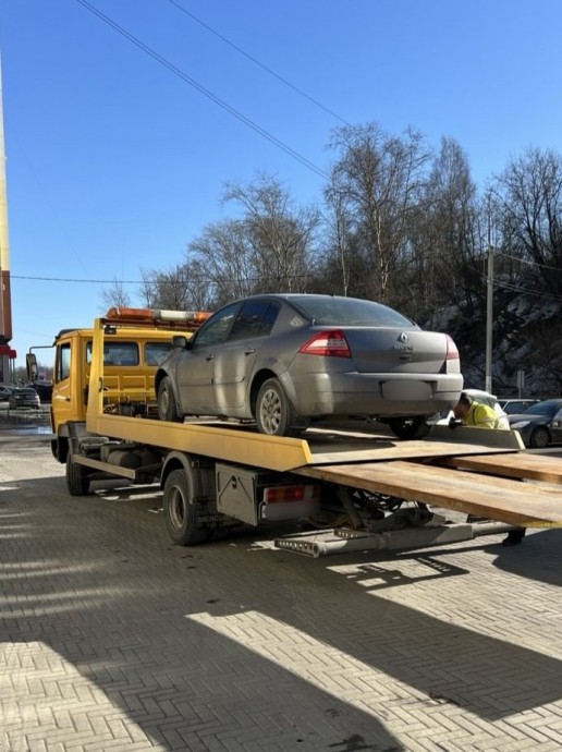 Арест автомобиля заставил кировчанина погасить долги на 400 тысяч рублей