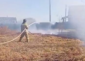Пал возник в селе Усть-Ивановка Пал возник в селе Усть-Ивановка