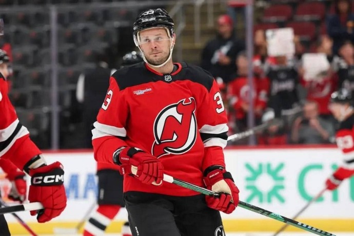 "Нью-Джерси" поместил Дадонова в список травмированных из-за перелома руки