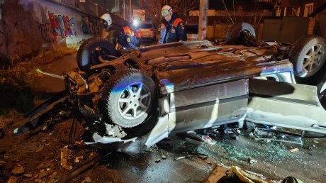 В Пензе молодой человек попал в страшную аварию: машина упала с Бакунинского моста