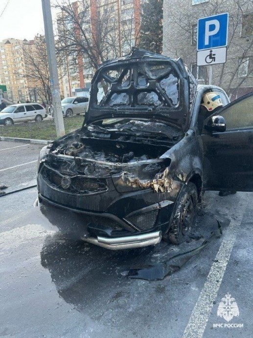 В Уфе женщина подожгла иномарку