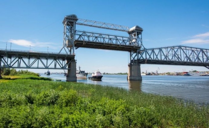 Завтра астраханским водителям будет сложно из-за Старого моста