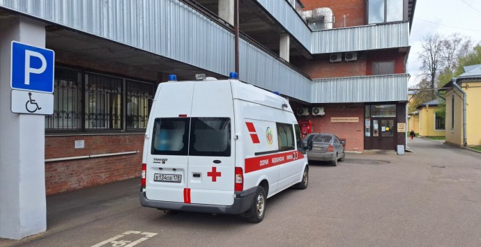 Россиянин выжил после падения со 120-метрового водопада в Мьянме