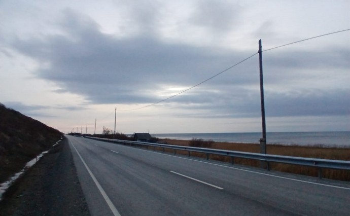 В Холмском районе заасфальтировали участок региональной трассы между селами Калинино и Зырянское