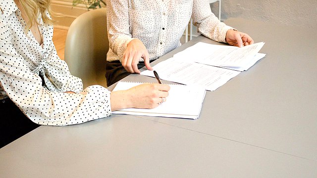 Беженцы и вынужденные переселенцы могут получить право на бесплатную юридическую помощь