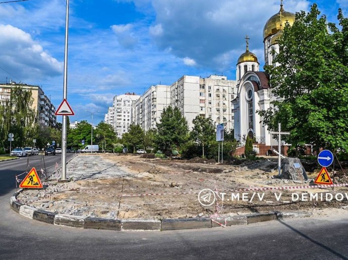 Как проходит благоустройство сквера возле храма Почаевской иконы Божьей матери в Белгороде Как проходит благоустройство сквера возле храма Почаевской иконы Божьей матери в Белгороде