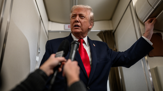 Трамп объявил о повышении пошлин для всех стран до 15% Трамп объявил о повышении пошлин для всех стран до 15%