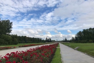 Беглов возложил цветы на Пискаревском кладбище в 84-ю годовщину начала блокады Ленинграда