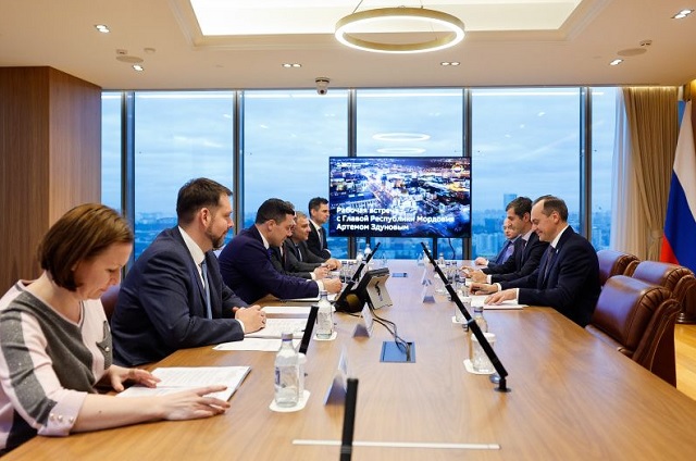 Артем Здунов встретился с Министром промышленности и торговли РФ Антоном Алихановым Артем Здунов встретился с Министром промышленности и торговли РФ Антоном Алихановым