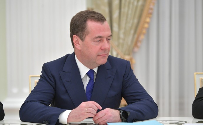 Александр Беглов поздравил  Дмитрия Медведева с 60-летним юбилеем