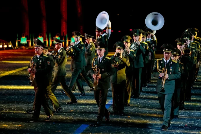 Президентские оркестры выступили на открытии «Спасской башни»