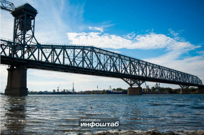 В Астрахани временно перекроют Старый мост из-за уборки