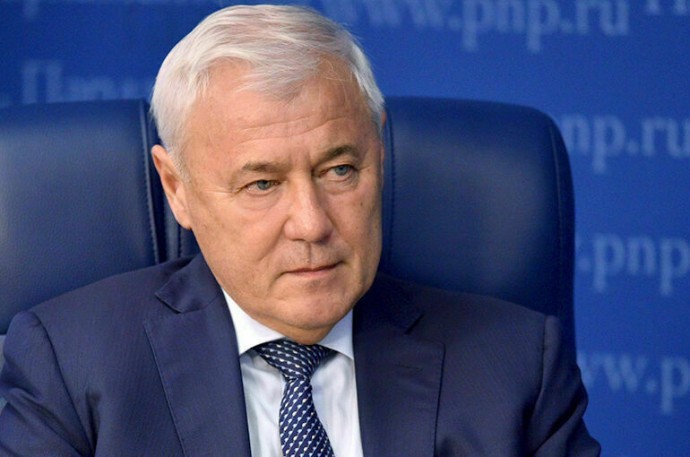 Цена на золото бьет рекорд: стоит инвестировать или лучше подождать