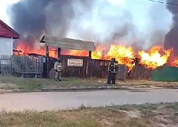 В Шимановске пожарные спасли жилой дом от огня